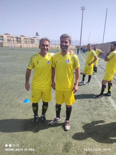 زمین فوتبال آپرین