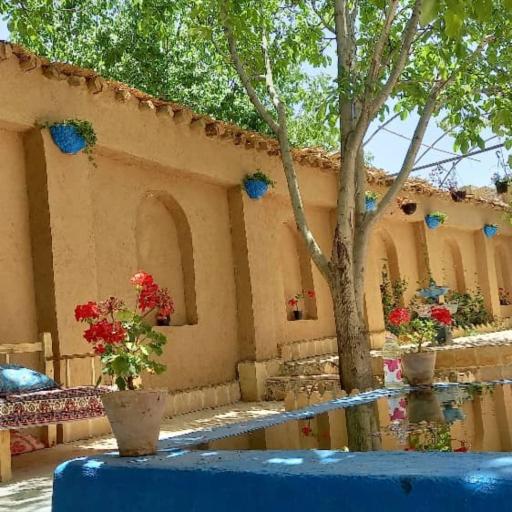 اقامتگاه بوم گردی صدرا 