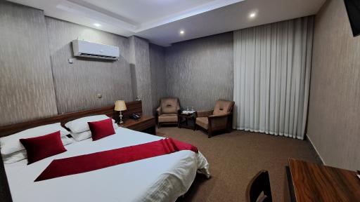 عکس هتل استاتیس