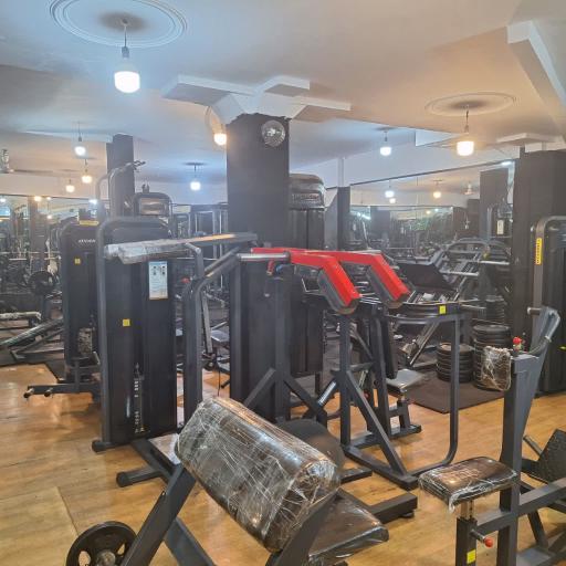 عکس باشگاه بدنسازی سورن پیروزی