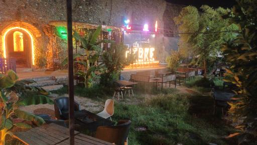 کافه رستوران برکه