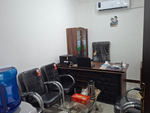 دبیرستان و زبان سرای چاووش
