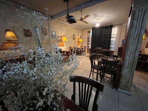 عکس کافه کتاب خورشید 