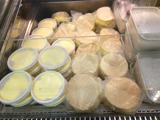 بستنی و آبمیوه عمو حسین