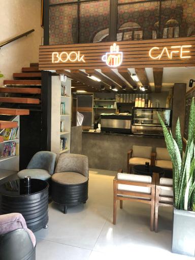 عکس کافه کتاب (ویژه بانوان)