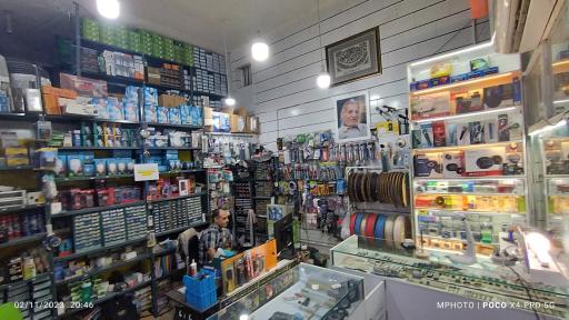 عکس فروشگاه الکترونیک دبیری