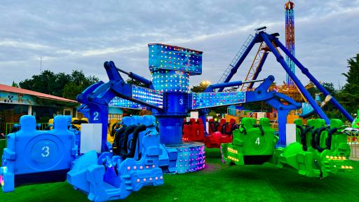 عکس شهربازی طلایی