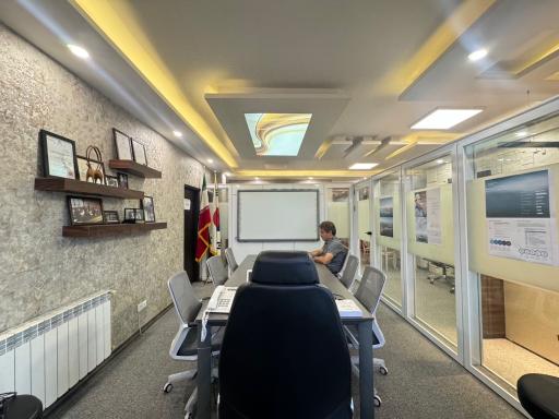 عکس مشاور رسمی کسب و کار دکتر امتی