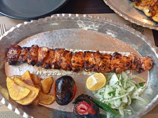 عکس باغ رستوران نرگس