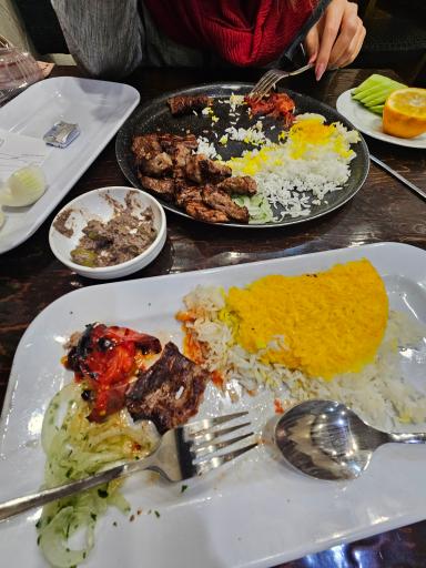 عکس رستوران حاج حسین