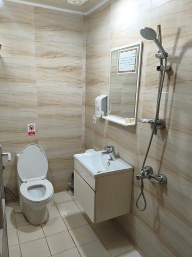 عکس هتل همیشه بهار