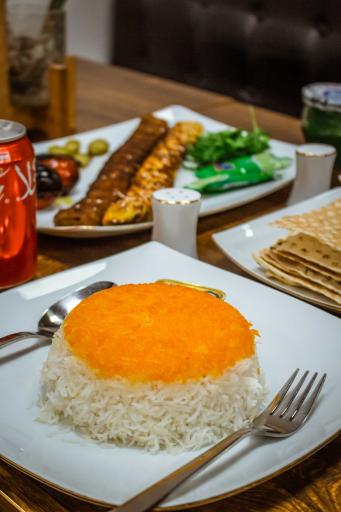 عکس رستوران و تهیه غذای طعم خاص