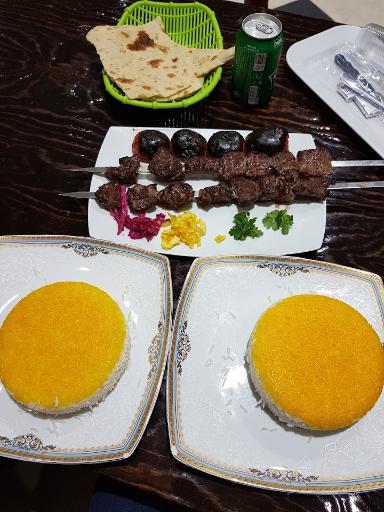 عکس رستوران حاج حسین