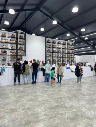 عکس فروشگاه بلو اوتلت