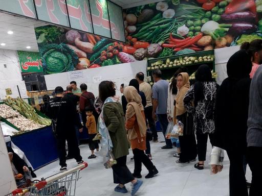 عکس بازار میوه و تره بار سبلان