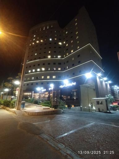 عکس بیمارستان فوق تخصصی تریتا