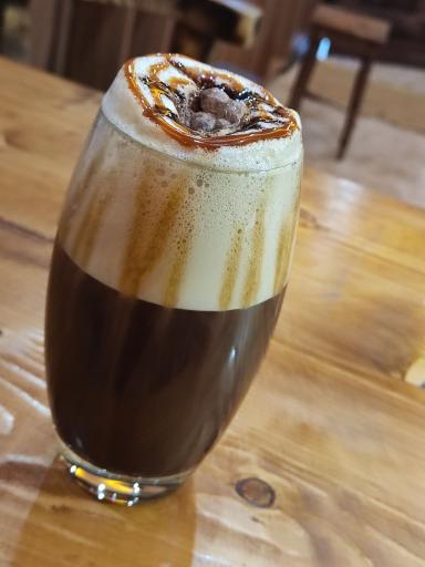 عکس کافه آقامون 