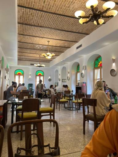عکس کافه رستوران عمارت کاشف‌السلطنه