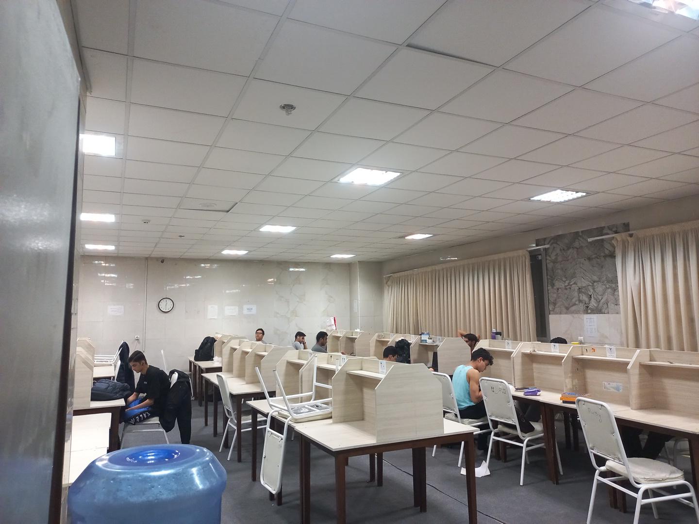 عکس سالن مطالعه شهید هاشمی نژاد ۵ دوره دوم