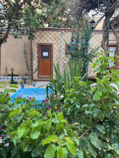 اقامتگاه خانه پدری