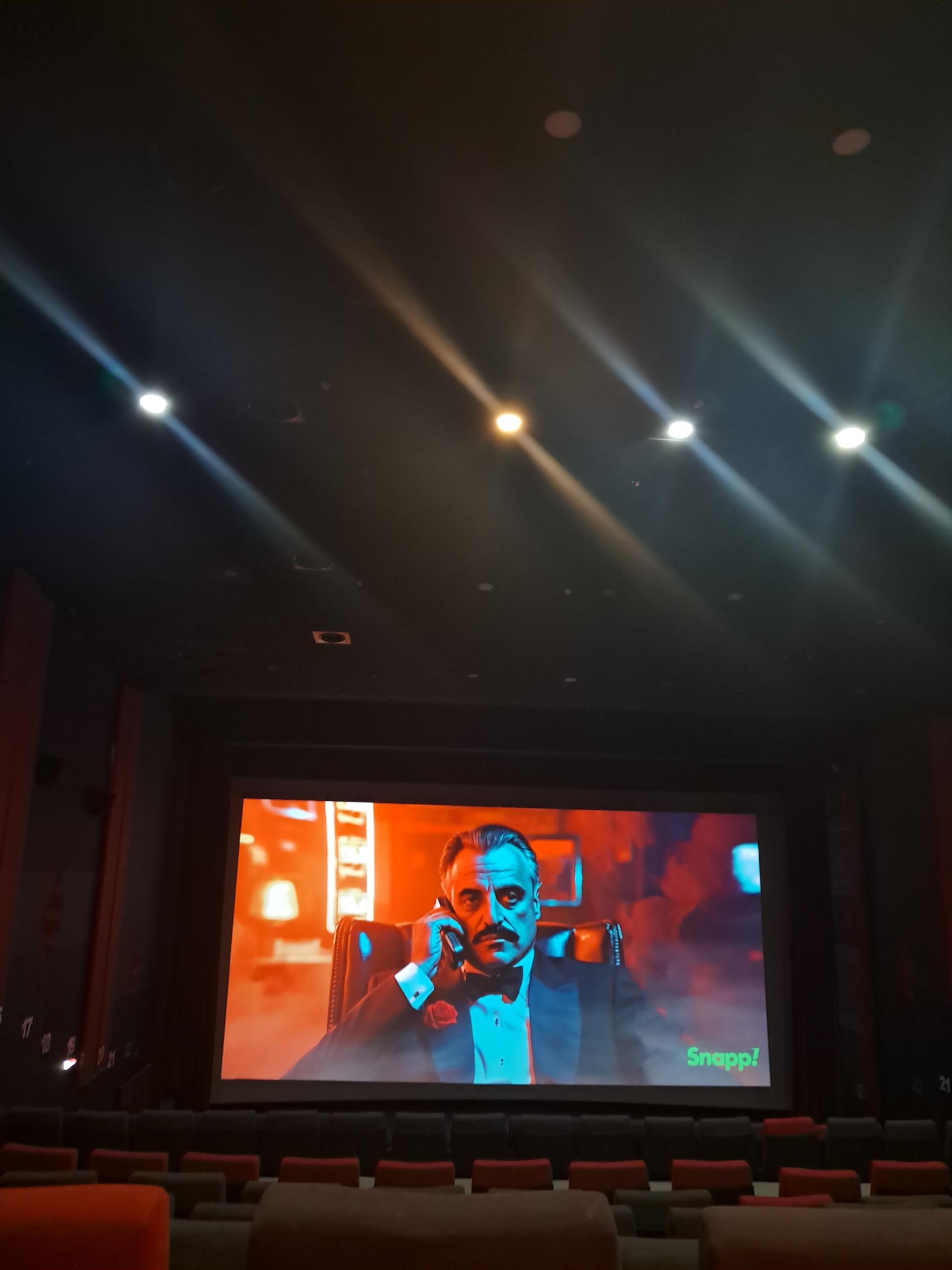 عکس سینما ساحل