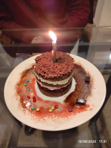 عکس کافه رستوران عمارت کاشف‌السلطنه