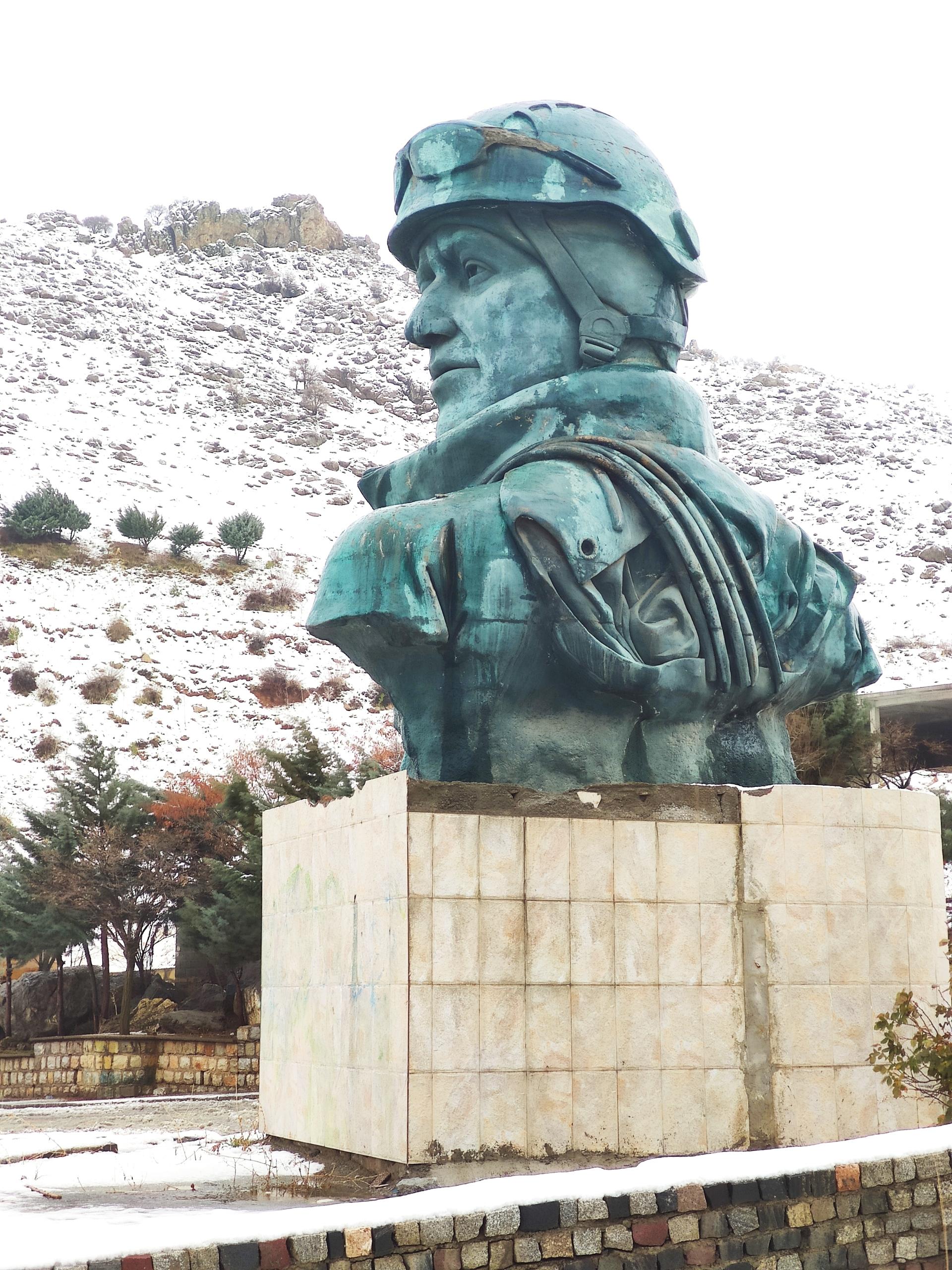 عکس میدان کوهنورد 