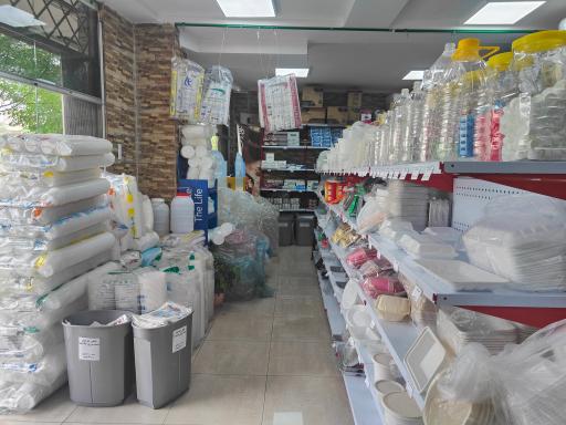 عکس فروشگاه ظروف یکبار مصرف پیک نیک 