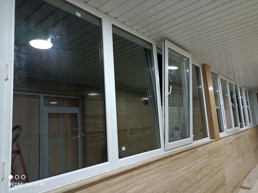 عکس تولیدی در و پنجره جهان پن