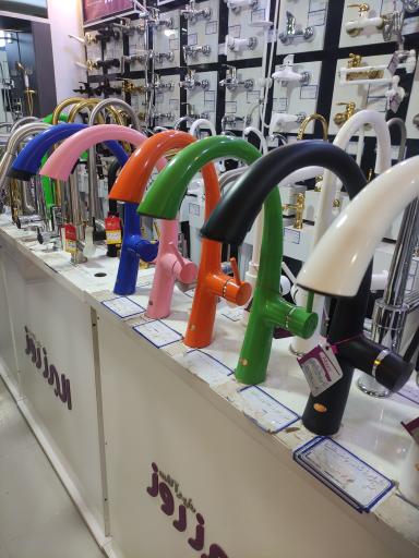 عکس تجهیزات بهداشتی و لوله اتصالات ساختمان ملکی