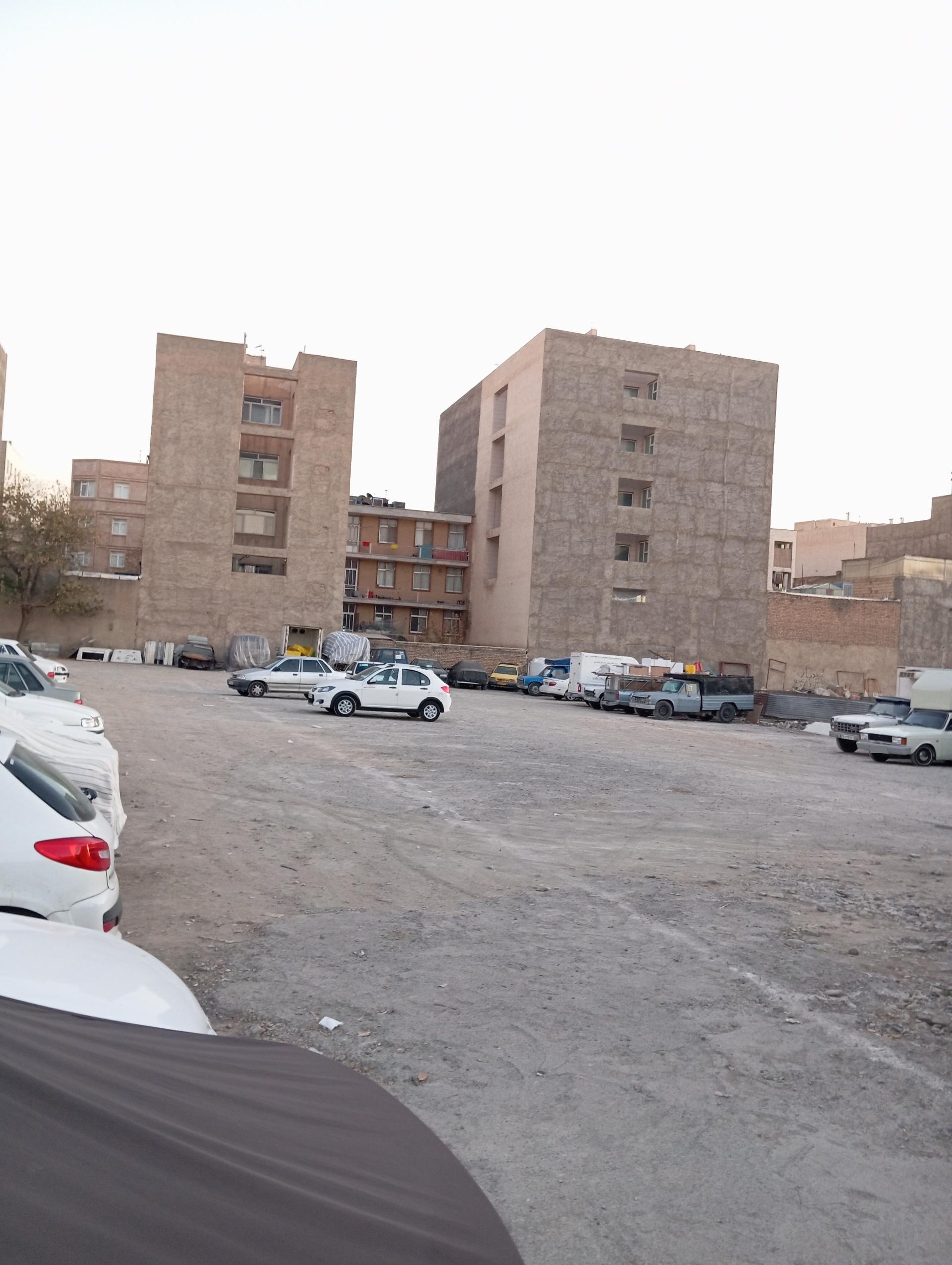 عکس پارکینگ عمومی شبانه روزی رضا