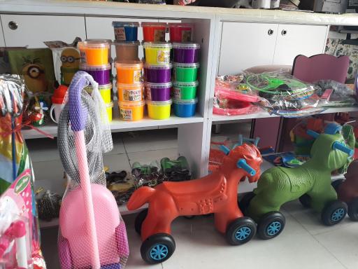 اسباب بازی فروشی حسینی