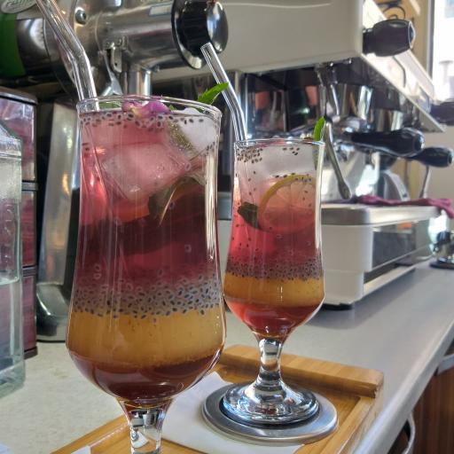 عکس کافه بستنی کاج