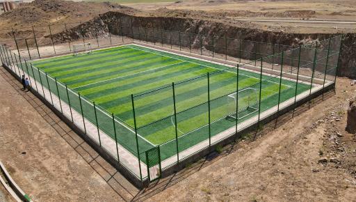 عکس زمین فوتبال چمن مصنوعی شهرک امید
