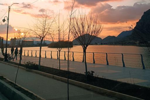 عکس دریاچه شاپوری