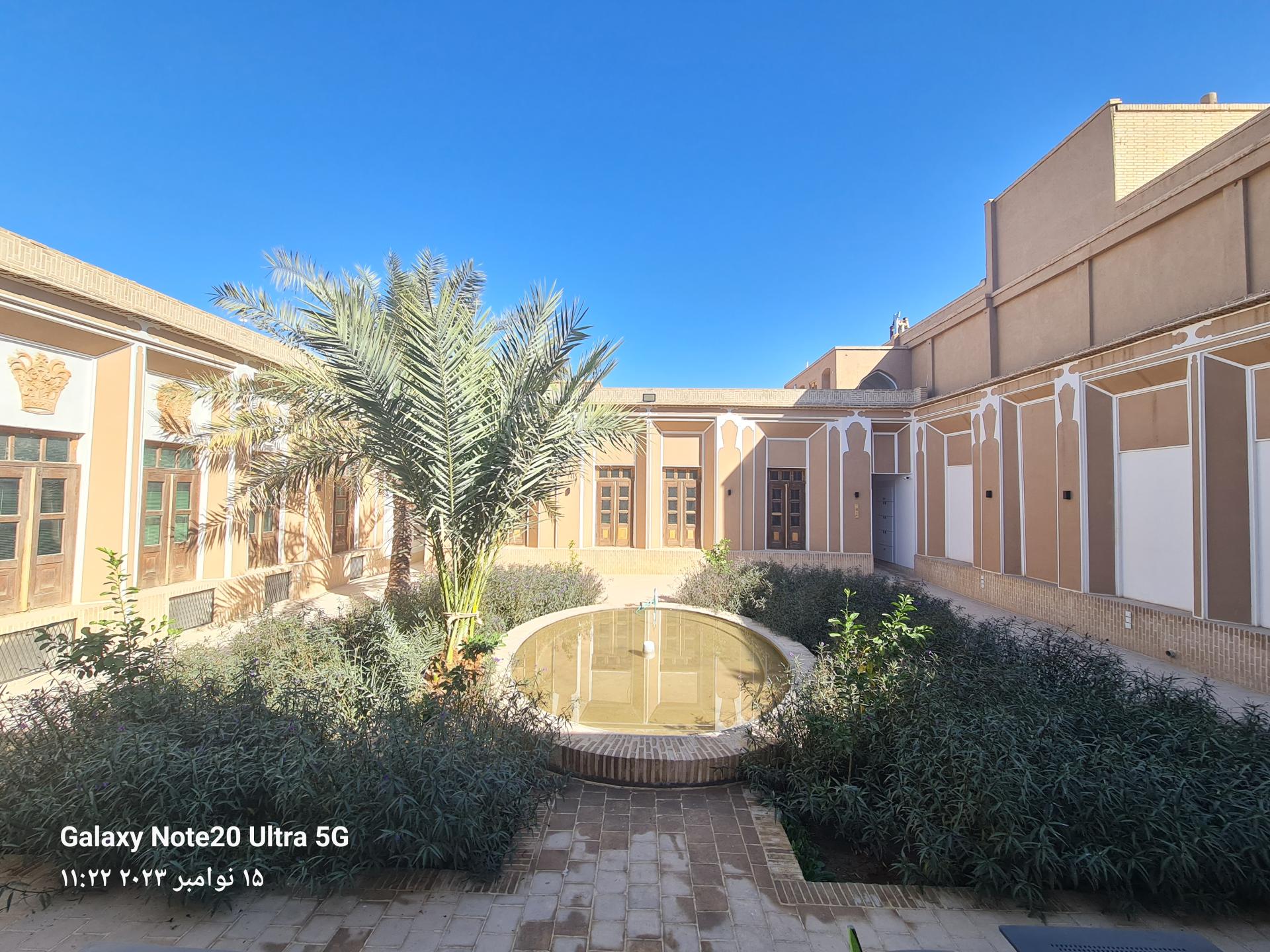 عکس فضای کار اشتراکی عمارت تلگرافخانه