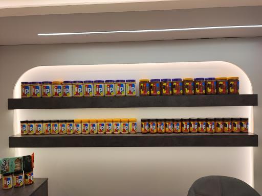 عکس کره بادام زمینی جیپ