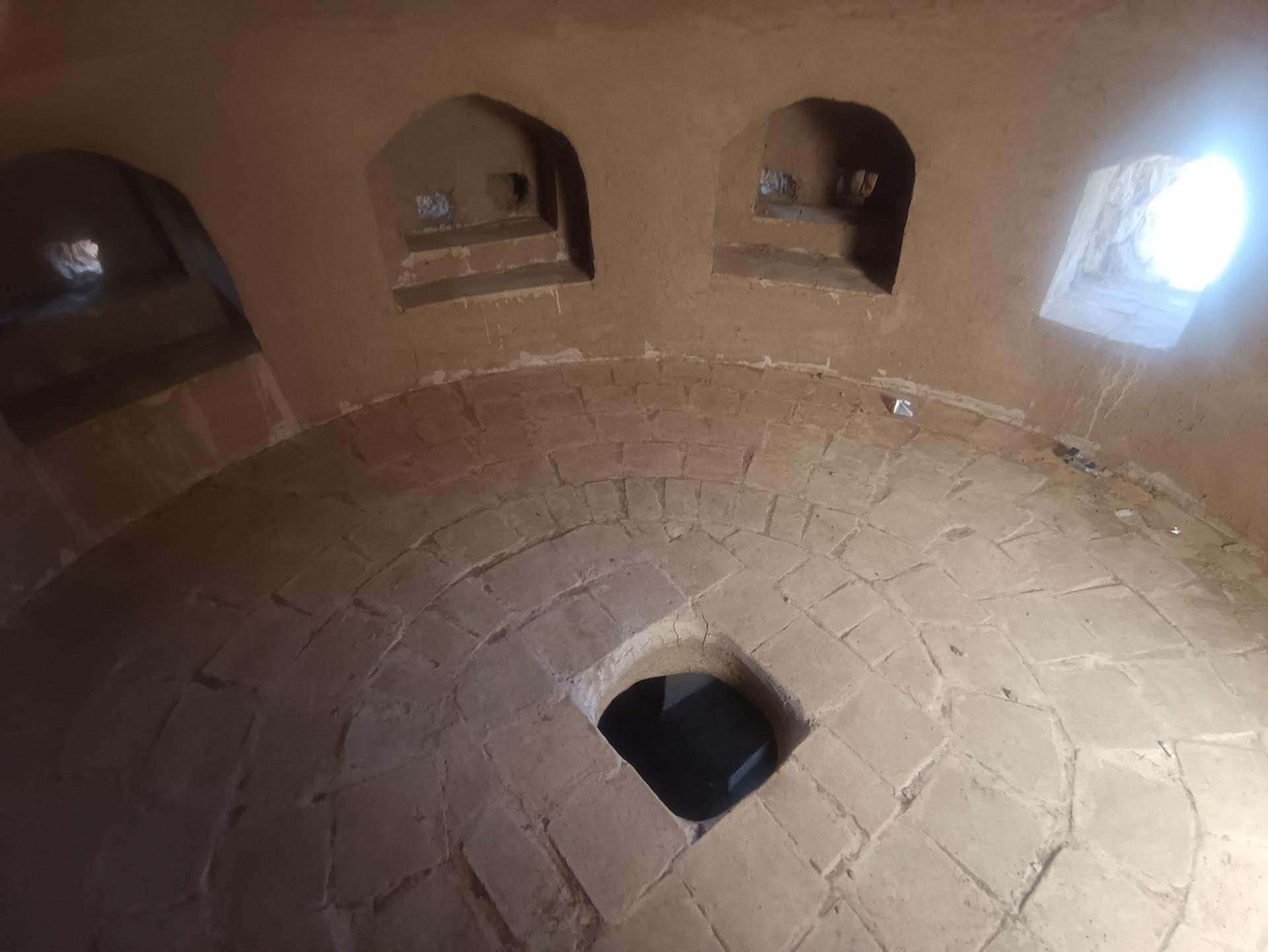 عکس برج دیده بانی تاریخی انارک