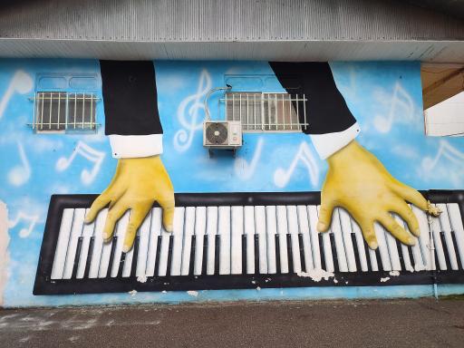 عکس هنرستان تخصصی موسیقی طنین پسران