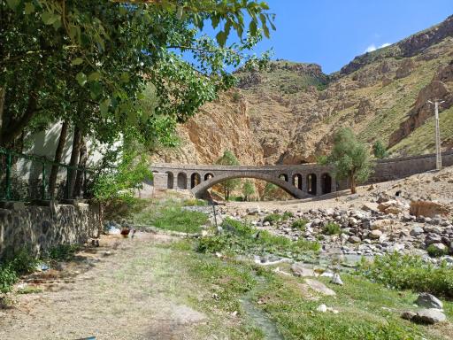 عکس پل تاریخی قلط