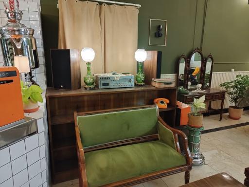 کافه حیات خانه