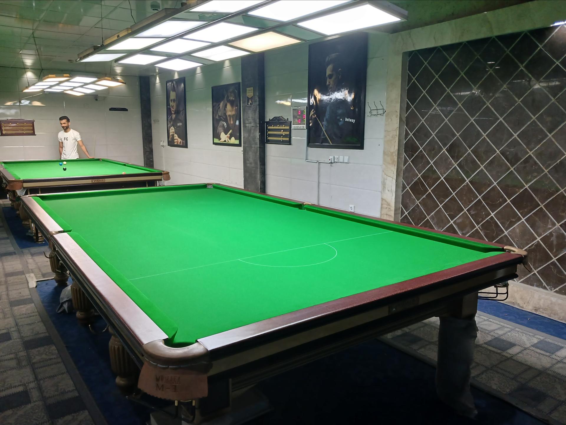 عکس باشگاه بیلیارد توپ سیاه