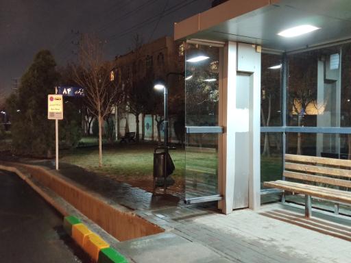 عکس ایستگاه اتوبوس میدان خاقانی