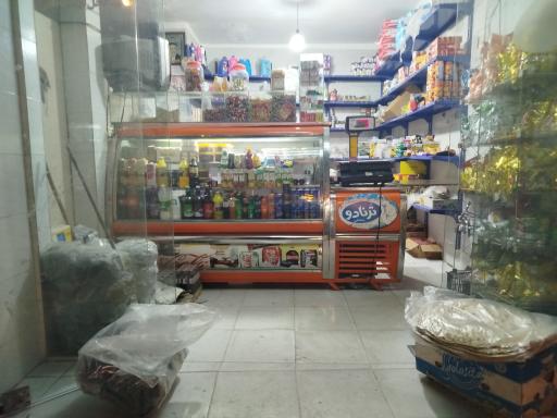 عکس سوپرمارکت قائم