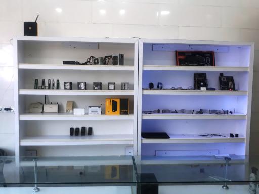 عکس فروشگاه و دفتر خدمات ارتباطی و خدمات موبایل و کامپیوتر پرشین