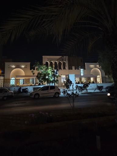 عکس کافه رستوران واران