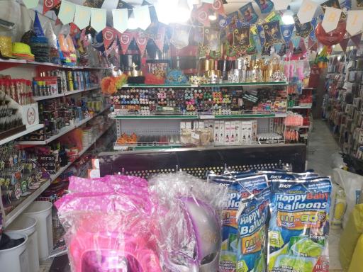 عکس تم تولد ظروف یکبار مصرف و لوازم قنادی هپی تایم