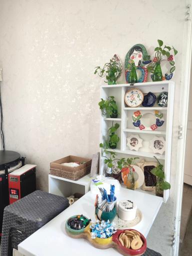 عکس کارگاه سفالگری دست آفریده 