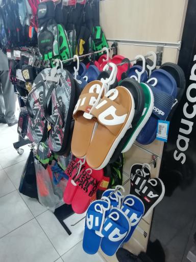 عکس کالا ورزشی نیوان