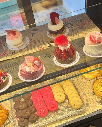 خانوم کتاب (کافه کتاب)